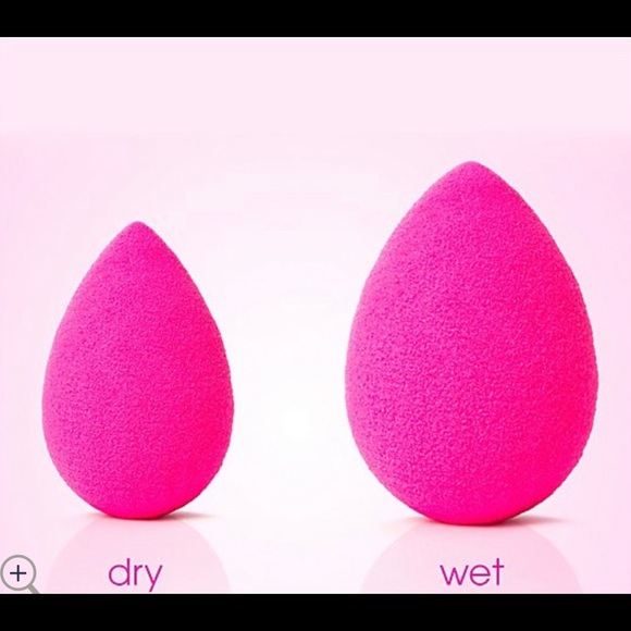 FINAL PRICE MARKDOWN!/Cupcake Shoppe Set Of 4 Beauty Blender Sponges! - Picture 7 of 10